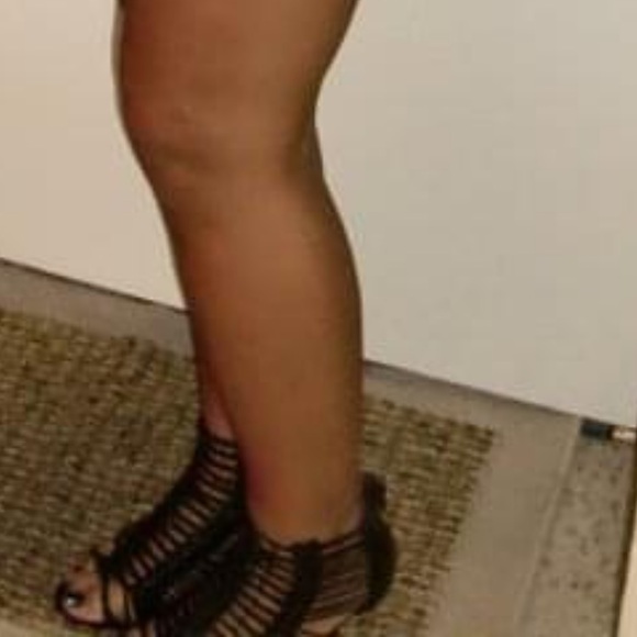 Heels - Picture 4 of 4